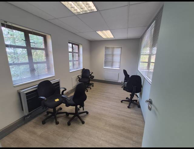 175M² OFFICE TO LET IN RIVONIA